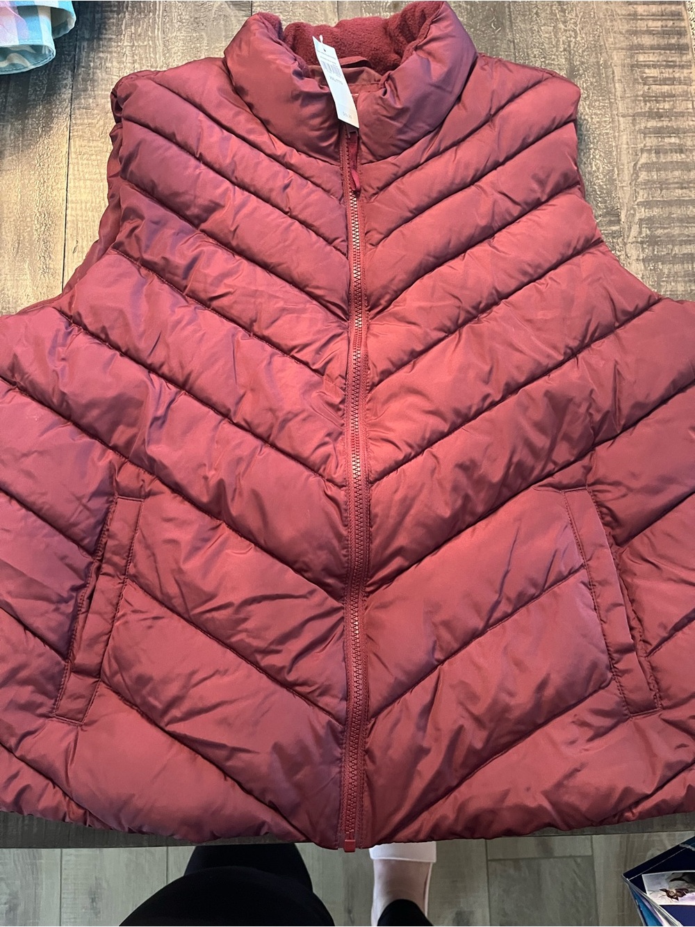 GAP Women's Quilted Puffer Vest in Wine Red